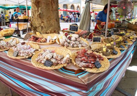 Display of saucissons (dried sausages) at an outdoor market in Aix-en-Provence, Franceのeditorial素材
