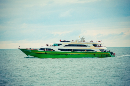 Ferry boat to phiphi island のeditorial素材
