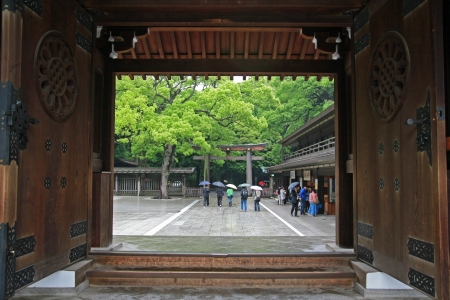Wooden gate at Meji Jingu Shrine in Tokyoのeditorial素材