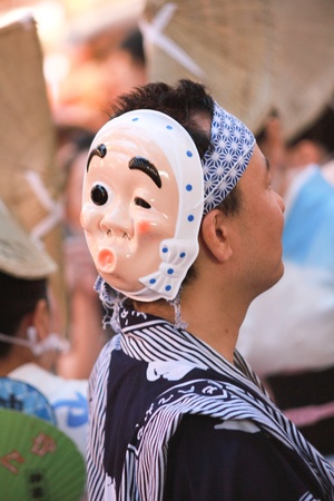 Japanese man dancing in Kagurasaka festival 23July Tokyoのeditorial素材