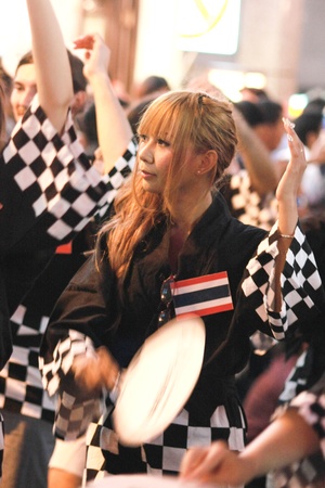 Japanese woman dancing in Kagurasaka festival 23July Tokyoのeditorial素材