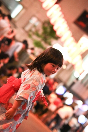 Japanese girl in Yukata suite in Kagurasaka festival 23July Tokyoのeditorial素材