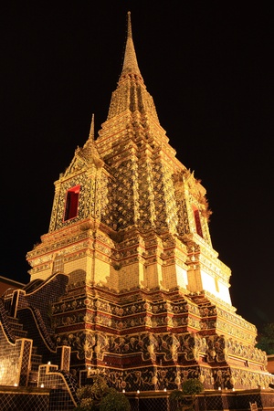 Main pagoda in wat poo at nightの写真素材