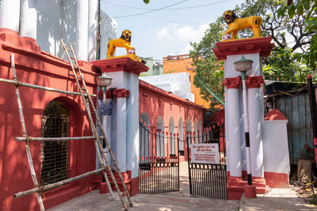 Shobhabazar Rajbari is the palace of the Shobhabazar royal family located in the Indian city of Kolkata is famous for Bonedi Bari Durga Puja. Kolkata, India on October 2020.のeditorial素材