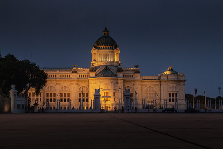 Anantasamakom throne hall. the Mable palace of the king of Thailand. Twilight blue hour at royal palace. Bangkok historical landmarks built in Italy style.のeditorial素材