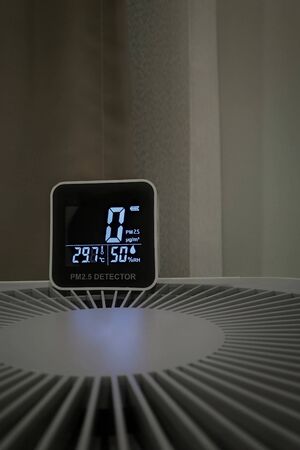 sensor detects no small harmful dust particles in the air. measuring indoor air quality and air purifier effectiveness. air purifier work well no dust found in an interior space. healthy indoor spaceの写真素材