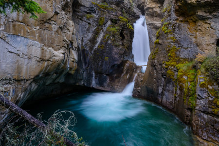 Johnston Canyon waterfall, Banff, Alberta Kanada travel destination