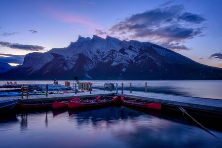 Lake Minnewanka Banff, Alberta Kanada travel destinationの写真素材