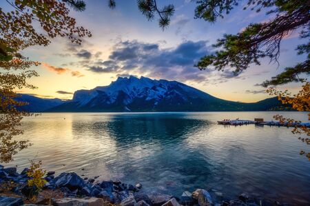 Lake Minnewanka Banff, Alberta Kanada travel destinationの写真素材