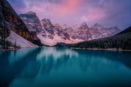 Moraine Lake Banff, Alberta Kanada travel destinationの写真素材
