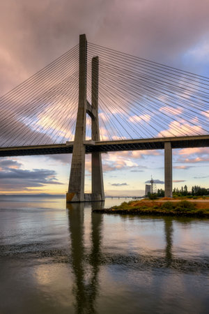 historic capital, temple, buildings, attractions, transport, trams, bridgeの写真素材