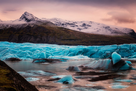 Glacier Svinafelljokull in sunset, Skaftafell national park, Icelandの写真素材