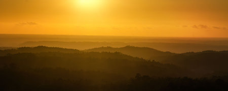 portugal mountains in setting sun at Penacova Moinhos de Gavinhosの写真素材