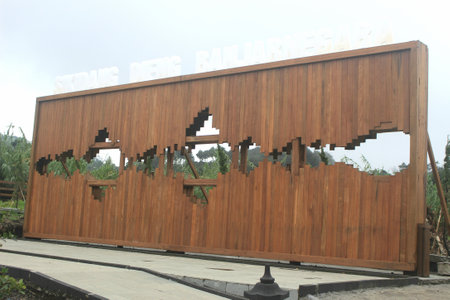 building which is an icon of the tourist attraction of Sikidang Crater. Dieng, Indonesia.のeditorial素材