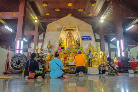 Ayutthaya/Thailand - 31 December 2015:Unacquainted Thailand People Come to Praying Budhha Pose Statue in Wat Na Phra Men Temple in Phra Nakhon Si Ayutthaya Province Thailandのeditorial素材