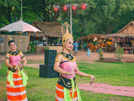 sukhothai, Thailand - 1 September 2018 : Thailand Folk Dance on 800 year market of sukhothai historical park. Thailand travelのeditorial素材