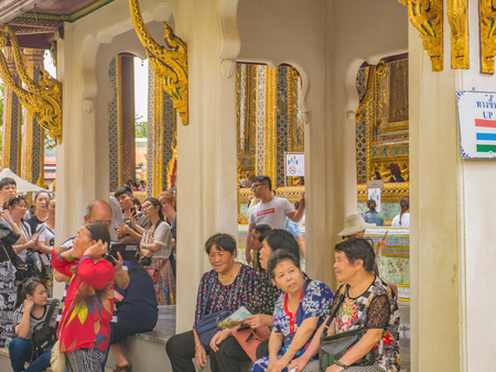 Bangkok, Thailand - 8 october 2018 :Unacquainted Thai People or tourist walking in The Grand Palace and wat phrakaew temple in bangkok City Thailandのeditorial素材