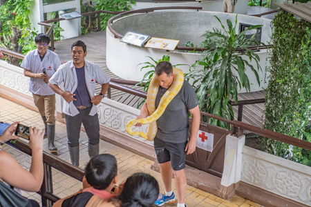 Bangkok/Thailand- 7 October 2017;Snake Show in Thailand Snake Farm bangkok city Thailandのeditorial素材