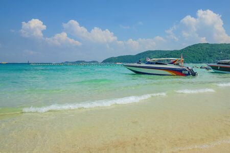 Tropical Idyllic Ocean and Boat on Koh lan Island in vacation time. Koh lan island is the Famous island near Pattaya city the Travel Destination in Thailand,Thailand holiday conceptの写真素材