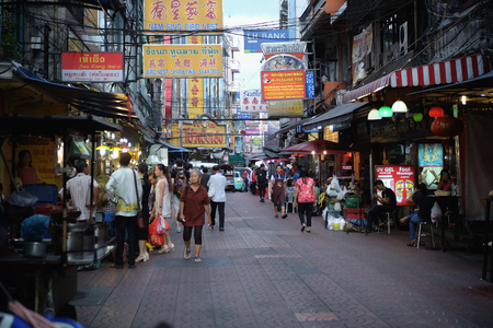 Bangkok, Thailand - 21 June 2017 : Unacquainted Thai People or Tourist Walking in Bangkok China Town Thailand, Chinatown bangkok The famous Street Food in thailandのeditorial素材
