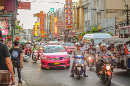 Bangkok, Thailand - 21 June 2017 : Unacquainted Thai People or Tourist Walking in Bangkok China Town Thailand, China Town bangkok The famous Street Food in thailandのeditorial素材