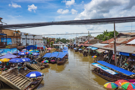 Bangkok, Thailand - 21 June 2017 : Beautiful view from Amphawa Floating market in holiday time.Amphawa Floating market is very Famous Street food travel destination in thailandのeditorial素材