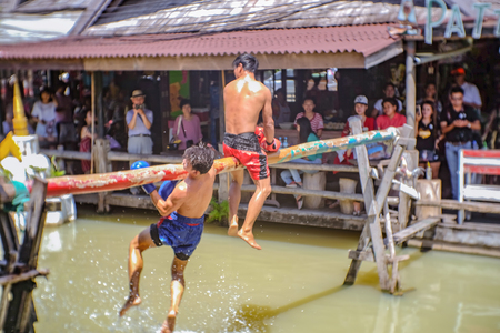 Bangkok, Thailand - 21 June 2017 : Unacquainted Thai Water boxing in Pattaya Floating Market. Chonburi Thailand Travel. Pattaya Floating Market is the Famous Floating Market near Pattayaのeditorial素材