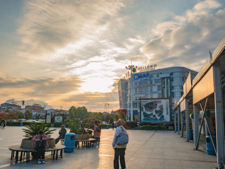 zhangjiajie/China - 15 October 2018:Unacquainted Tourists are queuing at tianmen mountain cable car station.Tianmen mountain cable car the longest cable car in the world.zhangjiajie city chinaのeditorial素材