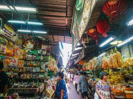 Bangkok/thailand- 29 january 2019:Unacquainted tourist walk in the district alley market of Yaorarat Bangkok china town.Bangkok travel landmarkのeditorial素材