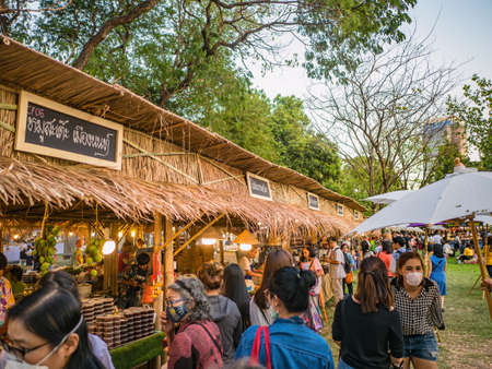 bangkok/thailand- 24 january 2019:Unacquainted People of tourist walking in thailand tourism festival 2019 at Lumphini Central park.Lumphina park the central park of bangkok city Thailandのeditorial素材