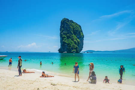 Krabi/Thailand- 23 Jun 2017:Beautiful idyllic seascape and white sand on koh poda island krabi city Thailand.Krabi - in southern Thailand is one of the most relaxing places on the planet.のeditorial素材