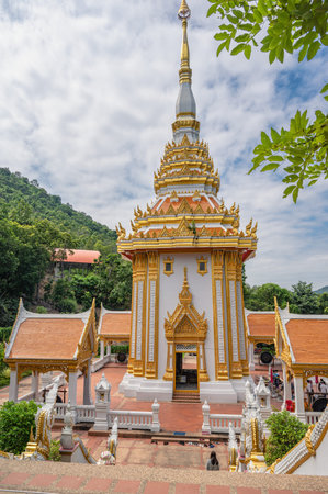 Loei-Thailand-23 oct 2020:Wat pra putthabat phu kwai ngoen at chiang khan district loei thailand.Chiang Khan rabbit temple â Wat Pra Putthabat Phu Kwai Ngoenのeditorial素材