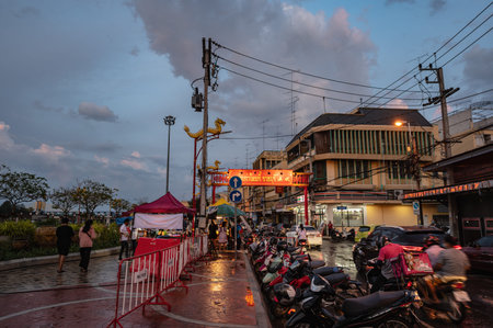 Ratchaburi.Thailand 17.06.2022.unacquainted people walking in Khoi Ki Old Market Ratchaburi city thailand.のeditorial素材