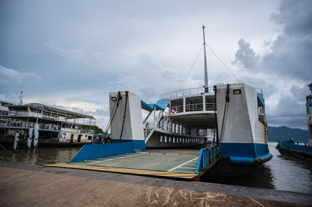 Ferry crossing between Koh Chang and the Natural Pier trat thailandのeditorial素材