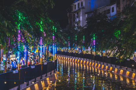 bangkok-Thailand - 8.11.2022:unacquainted people Come to visit Loi krathong Festival on Khlong Ong Ang Canal at bangkok city.Loi Krathong Festival,one of the important festivals in Thailandのeditorial素材