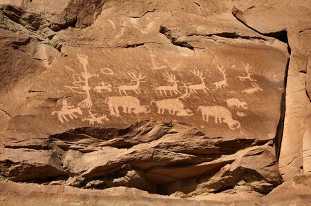 Hunting scene petroglyphs, Montezuma Canyon, UTの写真素材