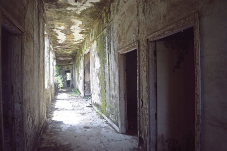 abandoned building at mumbai , indiaの写真素材