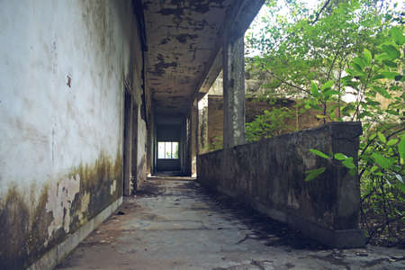 abandoned building at mumbai , indiaの写真素材
