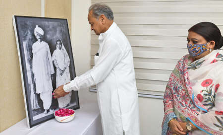 Jaipur, India, April 11,2021: Rajasthan Chief Minister Ashok Gehlot paid tributes to Indian political activist Kasturba Gandhi on her 152nd birth anniversary as National Safe Motherhood Day in Jaipur.のeditorial素材