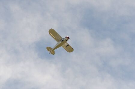 Plane Flying Overheadの写真素材