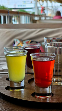 Elegant Champagne Tower at Wedding Reception
Description: Stunning pyramid of crystal champagne flutes being filled with premium sparkling wine at luxury wedding venue with bokeh lの写真素材