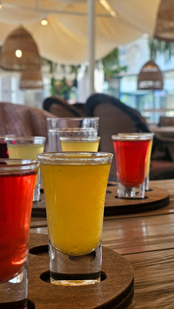 Premium Whiskey Tasting Set with Ice Sphere
Description: Luxurious whiskey tasting experience featuring three top-shelf single malts in Glencairn glasses accompanied by crystal-cleの写真素材