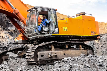 Johannesburg, South Africa - April 20 2012: Open Pit Manganese Mining and Equipmentのeditorial素材