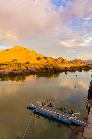 Richtersveld, South Africa - March 12, 2024: Pontoon ferry boat river crossing on the Orange River at Senderlingsdrifのeditorial素材