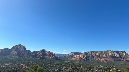 Sedona is a world-famous desert town in Arizona, USA, celebrated for its stunning red rock formations, vibrant arts culture, and powerful spiritual atmosphere.の写真素材