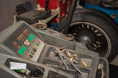 wheel, car wheel, car wheel repair, wheel repair, wheel and brake repair