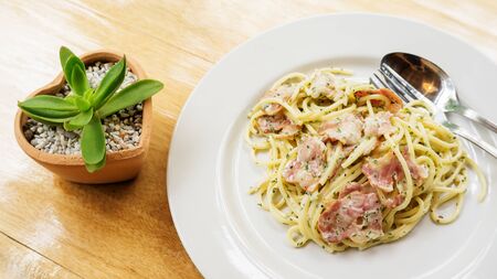 spaghetti white sauce with bacon.の写真素材