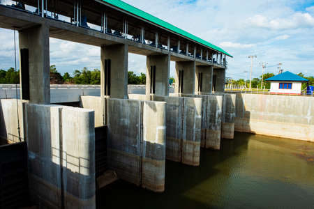 Small sluice, water barrier gate.