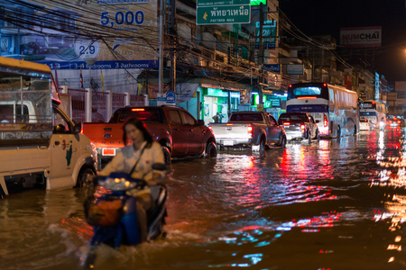 PATTAYA, THAILAND - SEPTEMBER 16: Heavy flooding from Due to the influence of the storm VAMCO  rain in pattaya suburbs on September 16, 2015 in  pattaya,province chonburi in Thailand.のeditorial素材