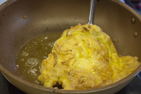 Make the omelette by Thai styleの写真素材